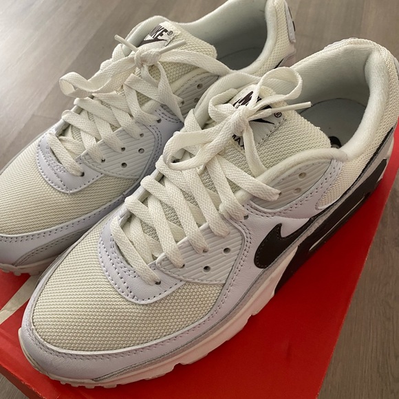 ***SOLD**NIKE AIR MAX BROWN/GRAY/WHITE SNEAKERS - Picture 2 of 4